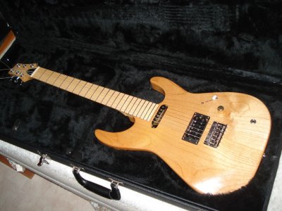 Soloist_in_mod_PRS_Santana_case.jpg