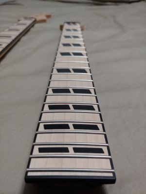 guitar1.jpg