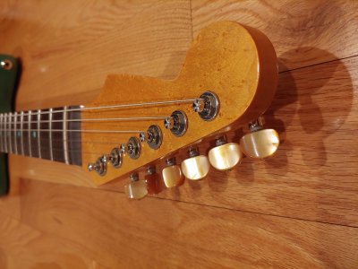 stratomaster hipshot tuning buttons.jpg