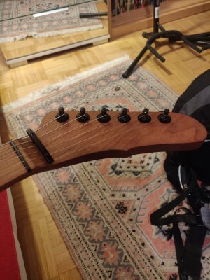 headstock_2.jpg