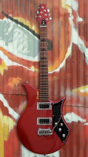 red sb1-r with grfitti backgrnd for unoff wrmth forum.jpg