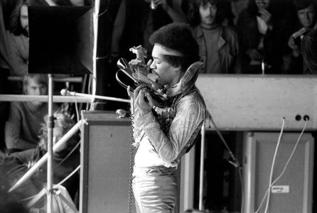 jimi-hendrix-final-performance-91338.jpg