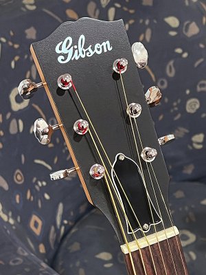 j35 headstock w thomastiks sm.jpg