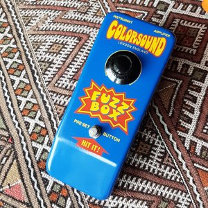 fuzzbox01.jpg fuzzbox01.jpg