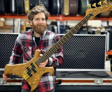 QueenWhoBass.jpg QueenWhoBass.jpg