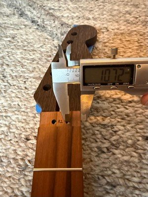 right_fretboard_to_right_hole_edge_10p72mm.jpg