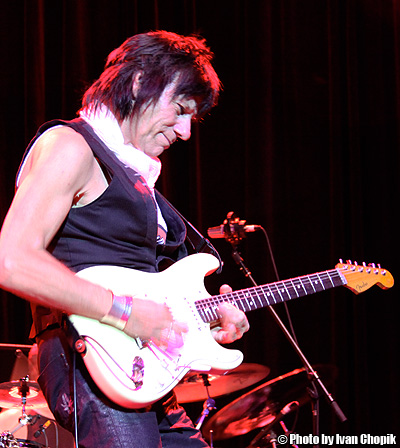 Jeff-Beck-2-by-Ivan-Chopik.jpg