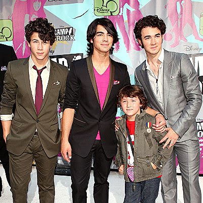 jonas_brother7.jpg