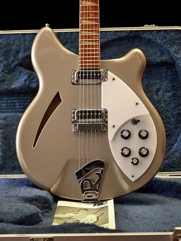 810-01-rickenbacker-360-desert-gold-rare-original-case-year.jpg