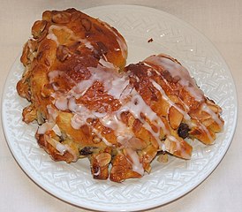 274px-Bear_claw_pastry.JPG
