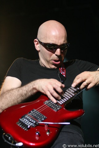 Joe+Satriani+Equipment.jpg