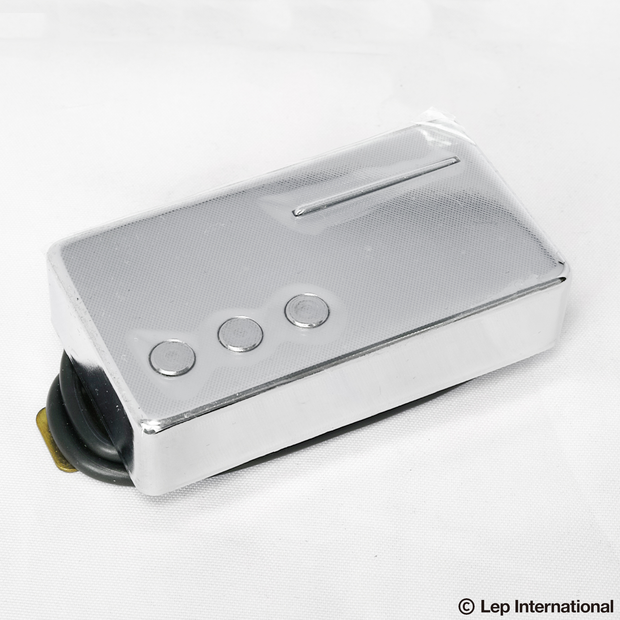 Huevor-90-B-Chrome-01.jpg
